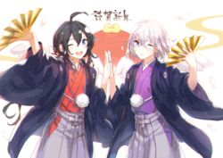  2017 2boys ;d ahoge bird black_hair chick commentary_request deretta feathers folding_fan hakama hakama_skirt hand_fan haori haori_himo holding_hands honebami_toushirou japanese_clothes male_focus multiple_boys namazuo_toushirou new_year one_eye_closed open_mouth pom_pom_(clothes) purple_eyes skirt smile touken_ranbu translated white_hair 