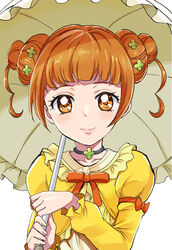  brown_eyes brown_hair closed_mouth clover_hair_ornament collarbone cone_hair_bun dokidoki!_precure double_bun female hair_bun hair_ornament highres holding holding_umbrella jewelry long_sleeves looking_at_viewer neck_ribbon necklace orange_ribbon precure ribbon sharumon shirt short_hair smile solo umbrella upper_body yellow_shirt yotsuba_alice 