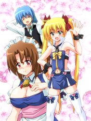  1boy 2girls astarotte_ygvar astarotte_ygvar_(cosplay) ayasaki_hayate bad_id bad_pixiv_id blonde_hair breasts cleavage cosplay detached_collar elfleda_mirjasdottir elfleda_mirjasdottir_(cosplay) green_eyes hayate_no_gotoku! kugimiya_rie large_breasts lotte_no_omocha! maria_(hayate_no_gotoku!) multiple_girls ponzu_rui sanzen&#039;in_nagi thighhighs touhara_naoya touhara_naoya_(cosplay) twintails voice_actor_connection waving 