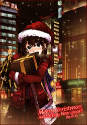  artist_name bad_id bad_pixiv_id bag blush box brown_hair building cameo christmas christmas_tree city coat covering_own_mouth english_text female fur-trimmed_headwear fur-trimmed_sleeves fur_trim gift gift_box green_eyes handbag hat holding holding_gift long_sleeves looking_at_viewer merry_christmas mittens original photoshop_(medium) plaid plaid_skirt purple_scarf ran_ran_ru red_coat red_hat red_mittens santa_costume santa_hat scarf scenery skirt snowing solo st06 touhou yagokoro_eirin yakumo_yukari 