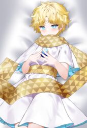  1boy baggy_clothes blonde_hair blue_eyes blush fate/grand_order fate_(series) fingers_together g1_(jjw00123) highres looking_at_viewer male_focus messy_hair scarf solo steepled_fingers tunic voyager_(fate) voyager_(first_ascension)_(fate) white_tunic yellow_scarf 