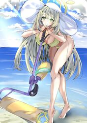  barefoot beach bikini blue_archive blue_sky breasts day female flower front-tie_bikini_top front-tie_top green_eyes halo hat hat_flower highres honehone_(xsnk8483) horizon large_breasts light_brown_hair looking_at_viewer nonomi_(blue_archive) nonomi_(swimsuit)_(blue_archive) ocean outdoors sand side-tie_bikini_bottom sky smile solo splat_roller_(splatoon) splatoon_(series) splatoon_2 sun_hat swept_bangs swimsuit white_hat yellow_bikini 