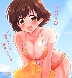  bikini breasts brown_eyes brown_hair cleavage commentary cowboy_shot female honda_mio horizon idolmaster idolmaster_cinderella_girls inflatable_toy large_breasts marine_day ocean orange_bikini short_hair solo star_(symbol) swimsuit tong_(freedom2000) translated water 