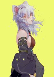  absurdres animal_ear_fluff animal_ears arknights bare_shoulders black_jacket black_sleeves breasts brown_shirt female from_side highres jacket long_hair medium_breasts mouse_ears off_shoulder purple_hair scavenger_(arknights) shirt sideboob simple_background solo upper_body yellow_background yellow_eyes yumingtongxue 