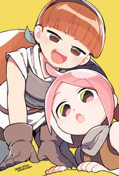  2girls blunt_bangs brown_eyes brown_gloves brown_hair brown_hairband dated gloves hairband highres looking_at_viewer luo_xiaobai luo_xiaohei_zhanji multiple_girls open_mouth pink_hair shanxin_(the_legend_of_luoxiaohei) short_sleeves simple_background sleeveless twitter_username upper_body vox yellow_background 