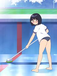  aragon_honnin ass bare_legs barefoot black_hair blue_buruma blush buruma cleaning_brush commentary_request day empty_pool female from_behind full_body glasses grey_eyes gym_uniform highres holding holding_mop jimiko looking_at_viewer looking_back medium_hair mop original outdoors pool shirt short_sleeves solo standing tree water white_shirt 