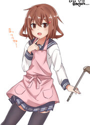  apron bad_id bad_twitter_id black_thighhighs blush brown_eyes brown_hair dated female hair_ornament hairclip highres ikazuchi_(kancolle) kantai_collection ladle long_sleeves meguru_(megurunn) neckerchief one-hour_drawing_challenge open_mouth pleated_skirt school_uniform serafuku short_hair simple_background skirt smile solo thighhighs white_background 