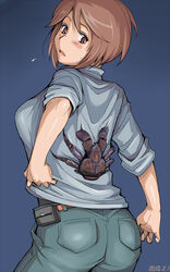  2010 aged_up ass blush breasts brown_eyes brown_hair casual coconut_crab crab crustacean denim female jeans large_breasts looking_back no_heterochromia pants rozen_maiden short_hair sleeves_rolled_up solo souseiseki surprised tsuda_nanafushi 