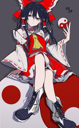  :&lt; absurdres alternate_footwear ascot black_footwear black_hair blue_neckwear bow chinese_commentary collar commentary_request crossed_legs detached_sleeves female grey_background grey_eyes hair_tubes hairbow hakurei_reimu highres medium_hair mutsu_aya orb red_bow red_shirt red_skirt ribbon-trimmed_sleeves ribbon_trim shirt sidelocks simple_background skirt skirt_set touhou white_collar yellow_ascot yin_yang yin_yang_orb 