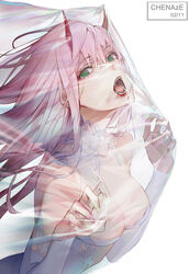  bare_shoulders blood blood_on_face breasts chenaze57 cleavage collarbone darling_in_the_franxx detached_collar detached_sleeves fangs female green_eyes highres horns long_hair long_sleeves medium_breasts open_mouth pink_hair simple_background solo strapless upper_body white_background zero_two_(darling_in_the_franxx) 