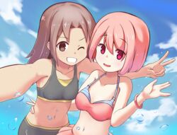  100_percent_orange_juice 2girls bikini blue_sky brown_eyes brown_hair collarbone day foreshortening green_bikini hair_between_eyes hand_on_another&#039;s_waist highres kelsuis lower_teeth_only mei_(orange_juice) midriff multiple_girls natsumi_(orange_juice) navel ocean one_eye_closed open_mouth outdoors pink_bikini pink_eyes pink_hair qp_shooting selfie short_hair sky stomach suguri swimsuit teeth upper_teeth_only v 