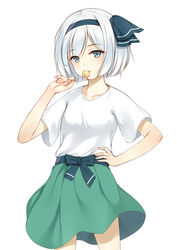  adapted_costume breasts candy collarbone commentary_request cowboy_shot eyes_visible_through_hair female flan_(seeyouflan) food green_skirt grey_eyes hair_ribbon hairband hand_on_own_hip highres konpaku_youmu licking lollipop looking_at_viewer photoshop_(medium) ribbon sash shirt short_hair short_sleeves simple_background skirt small_breasts solo touhou white_background white_hair white_shirt wide_sleeves 