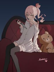  1other akiyama_mizuki arm_support artist_name black_thighhighs blue_background closed_mouth collarbone collared_shirt commentary_request couch dress_shirt feet_out_of_frame hair_ribbon hand_up highres holding holding_knife kinuhata knife long_hair long_sidelocks long_sleeves looking_at_viewer no_pants on_couch other_focus paw_print pink_eyes pink_hair project_sekai red_ribbon ribbon shirt side_ponytail sidelocks simple_background single_off_shoulder sitting sleeves_past_wrists smile solo stuffed_animal stuffed_toy teddy_bear thighhighs white_shirt zettai_ryouiki 