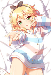  bed bed_sheet blonde_hair fuu_(koneko_no_yomeiri) hairband idolmaster idolmaster_cinderella_girls idolmaster_cinderella_girls_u149 looking_at_viewer medium_hair on_bed pillow sakurai_momoka 