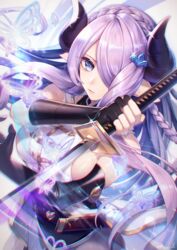  black_gloves blue_eyes braid breasts demon_horns draph female fingerless_gloves gloves granblue_fantasy hair_ornament hair_over_one_eye hairclip highres horns katana kogome_(azalea4) large_breasts light_purple_hair long_hair low_tied_hair narmaya_(granblue_fantasy) pointy_ears purple_hair single_braid sleeveless solo sword weapon 