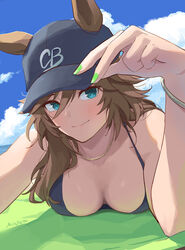  animal_ears artist_name bare_shoulders baseball_cap black_hat black_tank_top blue_eyes blue_sky blush boc&#039;z_(umamusume) breasts cleavage closed_mouth cloud cloudy_sky commentary_request ears_through_headwear female grass green_nails hat highres horse_ears horse_girl looking_at_viewer lying medium_breasts mr._c.b._(boc&#039;z)_(umamusume) mr._c.b._(umamusume) mukakin on_stomach outdoors sky smile solo tank_top umamusume 