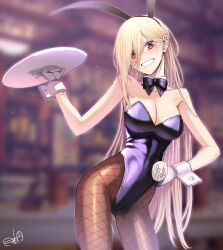  animal_ears bare_shoulders blonde_hair blush bow bowtie breasts cleavage commentary_request detached_collar fake_animal_ears female fishnet_pantyhose fishnets gloves grin hair_between_eyes highres hinomoto_madoka holding holding_plate indoors large_breasts leotard long_hair looking_at_viewer original pantyhose plate playboy_bunny purple_bow purple_bowtie purple_leotard rabbit_ears red_eyes signature smile solo standing strapless strapless_leotard very_long_hair white_gloves wrist_cuffs 