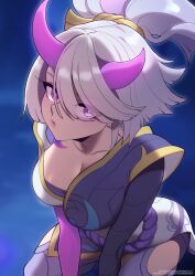  akali breasts closed_mouth collarbone feet_out_of_frame female grey_hair hair_between_eyes highres horns large_breasts league_of_legends long_sleeves looking_at_viewer multicolored_hair no_mask pink_eyes pink_hair pink_horns ponytail solo spirit_blossom_akali strongbana two-tone_hair web_address white_hair 