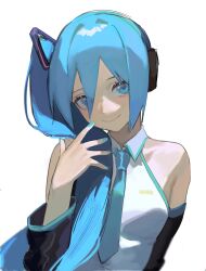  bare_shoulders blue_eyes blue_hair blue_nails breasts closed_mouth collared_shirt detached_sleeves female hair_ornament hatsune_miku hatsune_miku_(noodle_stopper) highres long_hair meme qi_xia shirt sidetail_miku_noodle_stopper_(meme) simple_background sleeveless sleeveless_shirt small_breasts smile solo upper_body vocaloid white_background 