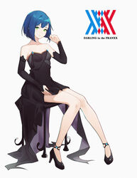  black_dress black_footwear black_sleeves blue_hair breasts closed_mouth copyright_name darling_in_the_franxx detached_sleeves dress female full_body green_eyes grey_background high_heels highres ichigo_(darling_in_the_franxx) legs lis_zhu_long long_sleeves pumps short_dress short_hair simple_background sitting small_breasts smile solo strapless strapless_dress 