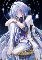  artist_name barefoot blue_sky breasts chromatic_aberration colored_eyelashes commentary dress earrings english_commentary feet female foot_out_of_frame grey_hair hair_intakes hair_ornament hair_over_one_eye halo highres hiroki_(hirokiart) jacket jewelry knee_up light_blush long_hair looking_at_viewer mornye_(wuthering_waves) parted_lips purple_dress red_eyes see-through_body sitting sky small_breasts solo space star_(sky) starry_sky tacet_mark_(wuthering_waves) thighs toes triangle_earrings very_long_hair white_jacket wuthering_waves 