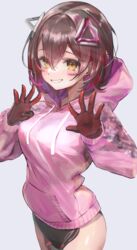  blush breasts brown_hair female finger_counting furofuroppi grey_background highres hololive hood hoodie looking_at_viewer official_alternate_costume pink_hoodie roboco-san roboco-san_(hoodie) short_hair smile solo triangle_hair_ornament virtual_youtuber yellow_eyes 