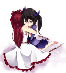  2girls bad_id bad_pixiv_id bannou_houchou-san bare_shoulders black_hair blood blue_eyes flower from_behind headband houchou-san_no_uwasa hug knife long_hair multiple_girls open_mouth red_flower red_hair red_rose rose sashimi_houchou-san sitting tears tsutsumi_(trmacd) twintails 