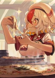  blonde_hair blush cheese_trail eating female food greentanuki hat highres holding holding_food holding_pizza margherita_pizza multicolored_hair nina_(greentanuki) original pizza pizza_slice red_eyes red_hair shorts smile solo steam upper_body white_hair 