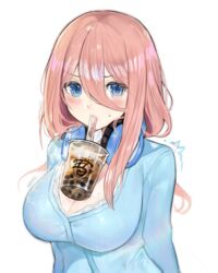  absurdres arms_behind_back blue_eyes breasts brown_hair bubble_tea bubble_tea_challenge commentary drinking_straw female go-toubun_no_hanayome hair_between_eyes headphones headphones_around_neck highres large_breasts looking_to_the_side najjo nakano_miku red_hair solo 