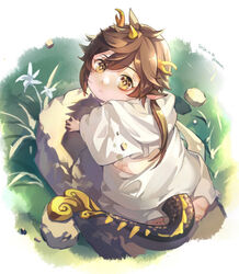  1boy aged_down animal_ears asymmetrical_horns baby brown_hair cloak dated dragon_horns dragon_tail flower from_above genshin_impact gradient_hair highres hood hood_down horns looking_at_viewer male_focus multicolored_hair rock rokuon solo tail twitter_username white_cloak yellow_eyes zhongli_(genshin_impact) 