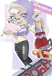  a_a2001214 black_leggings breasts cigarette cleavage commentary_request crop_top cropped_shirt earrings eyelashes female full_body highres holding holding_cigarette holding_weapon hoop_earrings hydra_splatling_(splatoon) inkling inkling_girl inkling_player_character jewelry large_breasts leggings long_hair midriff multicolored_background navel oerba_yun_fang open_mouth pants pink_background pointy_ears purple_background purple_eyes purple_hair purple_pupils raised_eyebrows shirt sleeveless sleeveless_shirt smile smoke solo splashtag_(splatoon) splatoon_(series) splatoon_3 standing teeth tentacle_hair torn_clothes torn_pants translation_request upper_teeth_only weapon white_background 