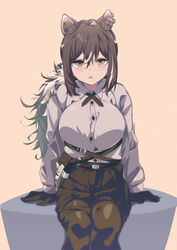  animal_ears animal_hands arknights black_necktie black_pantyhose black_shorts breasts brown_background brown_hair collared_shirt commentary_request cross_tie female hair_between_eyes highres large_breasts long_sleeves multicolored_hair necktie pantyhose pantyhose_under_shorts partial_commentary ponytail raccoon_ears raccoon_girl robin_(arknights) sajimaririri shirt shorts sidelocks simple_background solo streaked_hair triangle_mouth yellow_eyes 