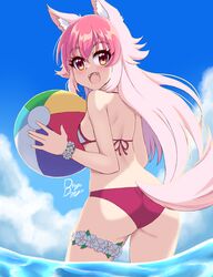  absurdres animal_ears ass ball beachball bikini breasts drogo_doggo fangs female highres looking_back multicolored_hair murenase!_shiiton_gakuen okami_ranka open_mouth orange_eyes pink_bikini pink_hair small_breasts solo spanish_commentary swimsuit tail wolf_ears wolf_girl wolf_tail 