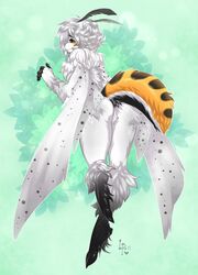  absurd_res ambiguous_gender antennae_(anatomy) anthro arthropod arthropod_abdomen ass black_spots compound_eyes digital_media_(artwork) fingers fluffy fur grey_hair hair hi_res insect_wings insects lepidopteran luckypan lumi_(syntaxblue) moth neck_tuft nude shaded smile solo spots tuft white_body white_fur wings 