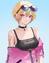  amco bare_shoulders black_choker black_sports_bra blonde_hair blue_background breasts choker cleavage closed_mouth clothes_writing collarbone earclip earrings eyewear_on_head facepaint female gradient_background highres idolmaster idolmaster_shiny_colors jacket jewelry long_sleeves looking_at_viewer medium_breasts open_clothes open_jacket partially_unzipped pendant pink_jacket purple_eyes saijo_juri short_hair shoulder_tattoo smile solo sports_bra sunglasses tattoo upper_body v-shaped_eyebrows zipper_pull_tab 