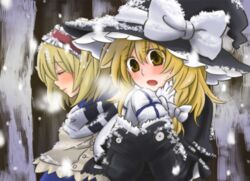  2girls alice_margatroid arata_iri blonde_hair blush braid commentary_request hairband hat kirisame_marisa mittens multiple_girls scarf snow suzuya_wataru touhou tree witch_hat 