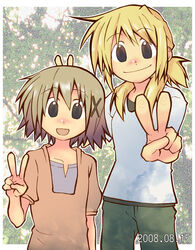  2girls bad_id bad_pixiv_id blonde_hair brown_eyes brown_hair casual hidamari_sketch miyako_(hidamari_sketch) multiple_girls sabanomisoni_gonta short_hair v yellow_eyes yuno_(hidamari_sketch) 