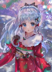  absurdres black_bow blue_eyes blue_hair blurry blurry_background bow brown_gloves christmas christmas_tree commentary_request female floral_print flower fur-trimmed_kimono fur_trim genshin_impact gloves hair_flower hair_ornament hairbow highres holly holly_hair_ornament isuzu_(an_icy_cat) japanese_clothes kamisato_ayaka kimono long_hair looking_at_viewer open_mouth ponytail red_bow red_kimono sash signature snowflakes snowing standing wide_sleeves 