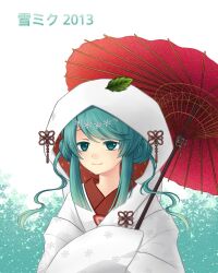  bad_id bad_pixiv_id blue_eyes blue_hair character_name dogg023 double_bun female food fruit hair_bun hatsune_miku highres holding holding_umbrella hood japanese_clothes kimono leaf long_hair oil-paper_umbrella parasol sidelocks smile snowflakes solo strawberry uchikake umbrella vocaloid wataboushi white_kimono yuki_miku yuki_miku_(2013) 