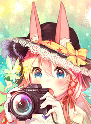  2girls :o animal_ears bad_id bad_pixiv_id black_hat blonde_hair blue_eyes blush camera canon_(company) commentary_request ears_through_headwear fairy hair_between_eyes hair_ribbon hat heart heart-shaped_pupils highres holding holding_camera long_hair looking_at_another multiple_girls open_mouth original pierorabu pink_hair rabbit_ears red_ribbon ribbon solo_focus sun_hat symbol-shaped_pupils tareme upper_body wings 