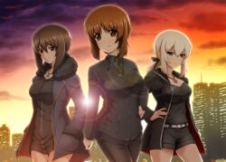  3girls artoria_pendragon_(fate) belt black_dress black_jacket black_necktie blue_eyes blush brown_eyes brown_hair building coat commentary_request cosplay diesel-turbo dress fate/grand_order fate/zero fate_(series) formal fujimaru_ritsuka_(female) fujimaru_ritsuka_(female)_(cosplay) fujimaru_ritsuka_(female)_(royal_brand) fujimaru_ritsuka_(female)_(royal_brand)_(cosplay) fur-trimmed_coat fur_trim girls_und_panzer grey_hair hair_ribbon hand_on_own_hip hands_in_pockets hood hooded_jacket itsumi_erika jacket jeanne_d&#039;arc_alter_(fate) jeanne_d&#039;arc_alter_(ver._shinjuku_1999)_(fate) jeanne_d&#039;arc_alter_(ver._shinjuku_1999)_(fate)_(cosplay) jewelry multiple_girls necklace necktie nishizumi_maho nishizumi_miho official_alternate_costume outdoors ponytail ribbon saber_(fate) saber_(fate)_(cosplay) saber_alter saber_alter_(cosplay) saber_alter_(ver._shinjuku_1999)_(fate) saber_alter_(ver._shinjuku_1999)_(fate)_(cosplay) short_dress short_hair short_shorts shorts suit sunlight sunset 