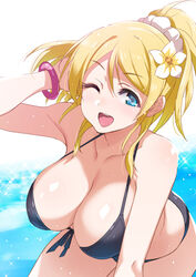  ;d ayase_eli bikini black_bikini blonde_hair blue_eyes bracelet breasts collarbone commentary_request female flower hair_flower hair_ornament hair_scrunchie halterneck highres inue_shinsuke jewelry large_breasts love_live! love_live!_school_idol_project one_eye_closed open_mouth ponytail scrunchie short_hair smile solo string_bikini swimsuit 