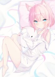  animal_ear_fluff animal_ears bare_legs bare_shoulders barefoot bed_sheet blue_eyes blush brown_hair cat_ears closed_mouth collared_shirt commentary_request feet_out_of_frame female hair_between_eyes hair_ornament highres hugging_object indie_virtual_youtuber long_hair long_sleeves looking_at_viewer low_twintails lying multicolored_hair nail_polish naked_shirt off_shoulder on_side pillow pink_hair red_nails sakurada_hane shirt sleeves_past_wrists solo twintails two-tone_hair virtual_youtuber white_shirt yunominomi 