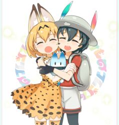  2girls animal_ears armcho backpack bag black_gloves black_pantyhose blush bow bowtie closed_eyes commentary_request fangs feathers gloves hat helmet hug kaban_(kemono_friends) kemono_friends looking_at_viewer lucky_beast_(kemono_friends) multiple_girls open_mouth orange_bow orange_bowtie pantyhose pith_helmet print_bow print_bowtie serval_(kemono_friends) smile tearing_up thighhighs two-tone_bowtie white_bow white_bowtie 