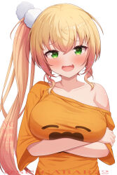  alternate_costume arms_under_breasts blonde_hair blush breasts character_print collarbone commentary_request crossed_bangs dot_nose female gradient_hair green_eyes hair_ornament hair_over_shoulder highres hololive large_breasts long_hair looking_at_viewer momosuzu_nene multicolored_hair nekko_(momosuzu_nene) oerba_yun_fang open_mouth orange_shirt pink_hair pom_pom_(clothes) pom_pom_hair_ornament print_shirt shirt side_ponytail sidelocks simple_background single_off_shoulder skin_fang smile smug solo suicabar72 twitter_username upper_body watermark white_background 