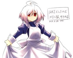  ahoge commentary_request dated female hakoniwa_tsuka hinomori_yukiharu maid original red_eyes short_hair simple_background skirt_hold smile solo translation_request white_background white_hair 