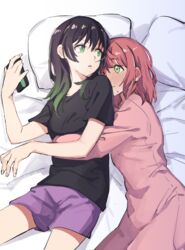  2girls akni alternate_hairstyle black_hair black_shirt blush commentary_request from_above full-face_blush gradient_hair green_eyes green_hair hair_behind_ear hair_down holding holding_phone hug hug_from_behind korean_commentary looking_back love_live! love_live!_nijigasaki_high_school_idol_club lying medium_hair multicolored_hair multiple_girls on_bed on_side open_mouth phone pillow purple_shorts red_hair shirt shorts sleepwear takasaki_yu uehara_ayumu yuri 