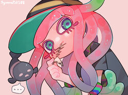  bracelet clownfish colored_eyelashes female fish green_eyes green_hair harmony&#039;s_clownfish_(splatoon) harmony_(splatoon) hat highres iguana152588 jewelry multicolored_eyes multicolored_hair pink_hair purple_eyes shirt skirt splatoon_(series) splatoon_1 splatoon_3 tentacle_hair tropical_fish two-tone_hair yellow_skirt 