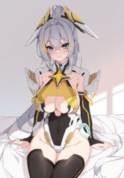  ass_visible_through_thighs black_thighhighs blonde_hair blue_eyes breasts bridal_gauntlets cleavage closed_mouth covered_navel crossed_bangs female grey_hair hair_between_eyes hair_intakes highleg highleg_leotard highres large_breasts leotard long_hair looking_at_viewer mecha_musume multicolored_hair original ponytail sitting smile solo streaked_hair thigh_gap thighhighs thighs underboob very_long_hair yuxian_youka 