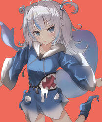  :o blue_eyes blue_hoodie breasts collarbone cowboy_shot female fins fish_tail foot_out_of_frame gawr_gura gawr_gura_(1st_costume) gradient_clothes grey_hair hair_ornament highres hololive hololive_english hood hoodie long_hair looking_at_viewer multicolored_hair oerba_yun_fang red_background shark_hair_ornament shark_tail sheiou simple_background skin_fang small_breasts solo standing standing_on_one_leg streaked_hair tail two_side_up virtual_youtuber wide_sleeves 